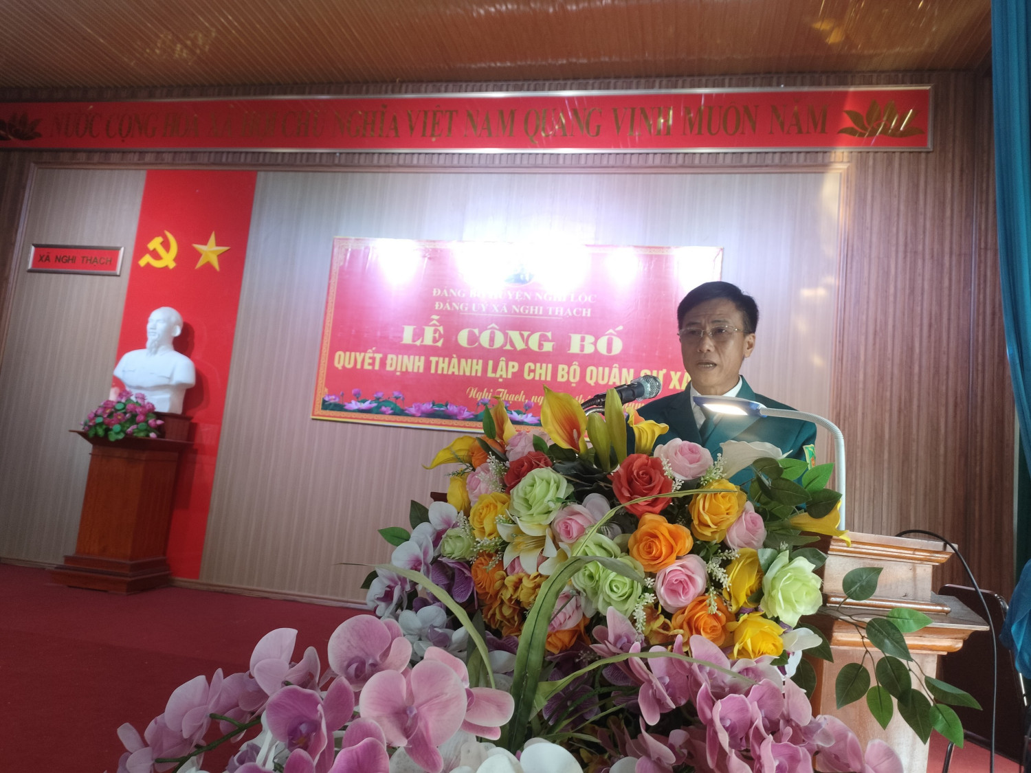 Đ/c Nguyễn Đình Trường - Bí thư Đảng ủy phát biểu tại buổi Lễ